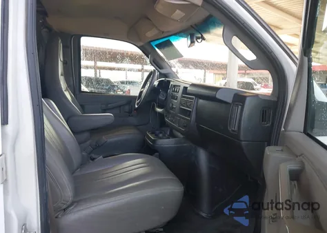 2019 Chevrolet Express 2500 Work Van from USA, damaged, VIN 1GCWGAFP8K1164089